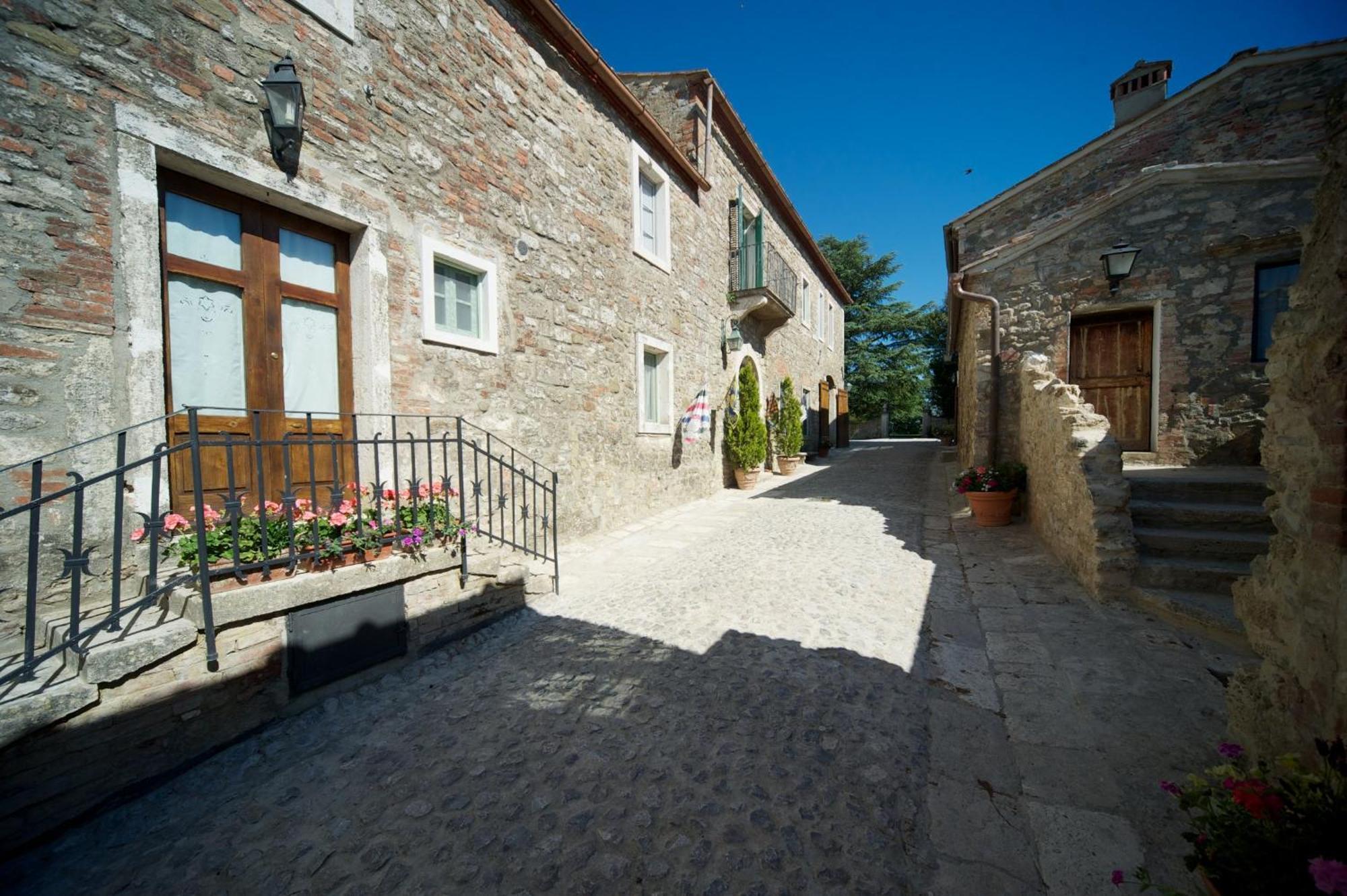 Hotel Borgo Laticastelli Rapolano Terme Exterior foto